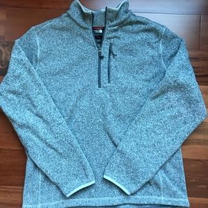 Men’s The North Face quarter zip fleece